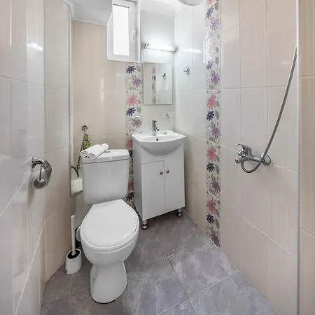 Ivadoni Appartement *