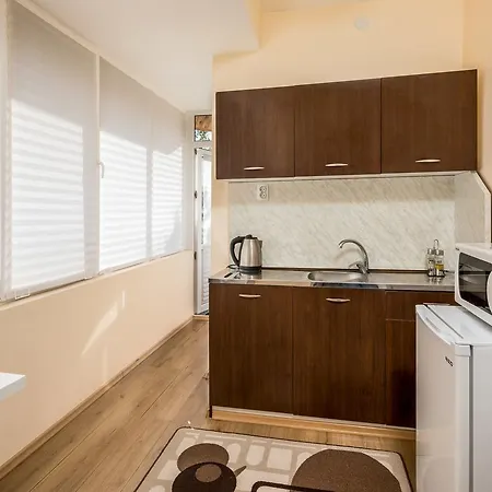 Ivadoni Appartement *