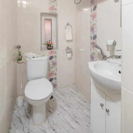 Ivadoni Appartement *